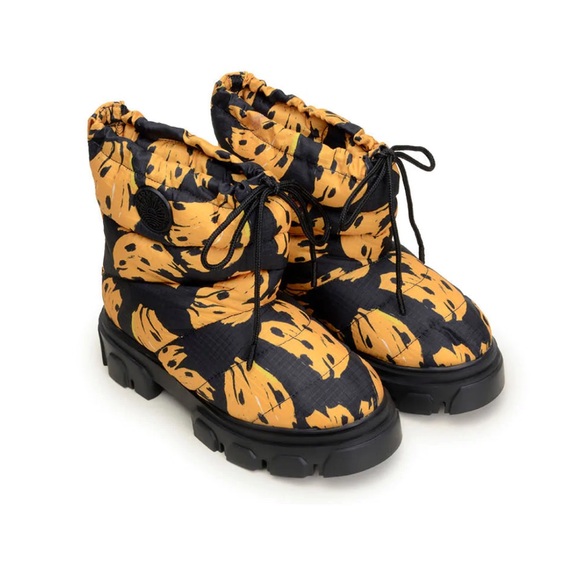 FARM Rio Shoes - Farm Rio Black Bananica Bunch Lug Sole Ankle Boot Size 8